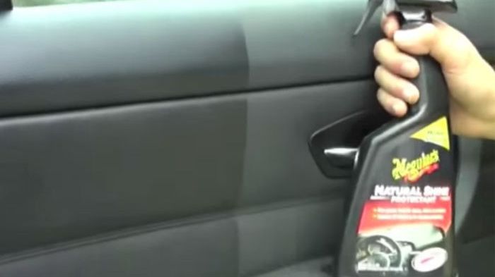 5 produits pour bien renover plastique interieur voiture - Auto facile